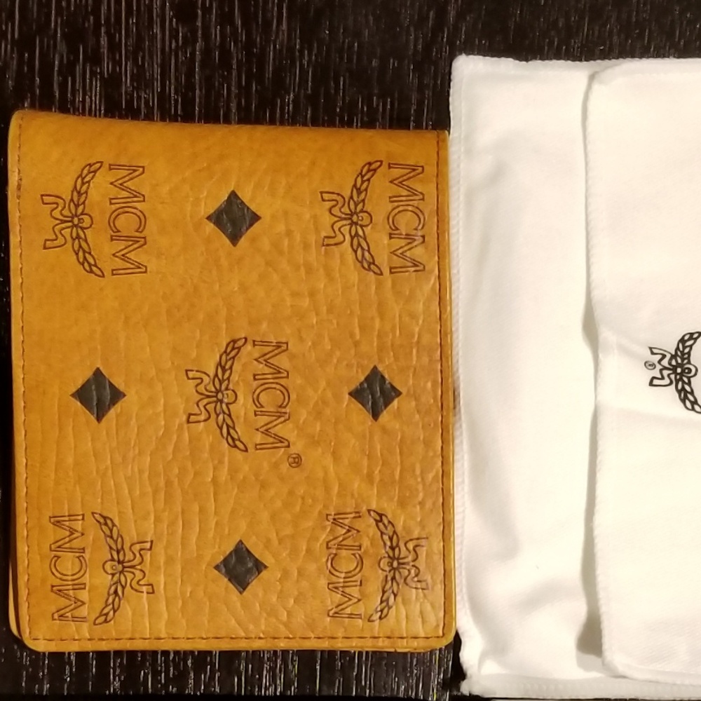 AUTHENTIC MCM Viseto monogram wallet